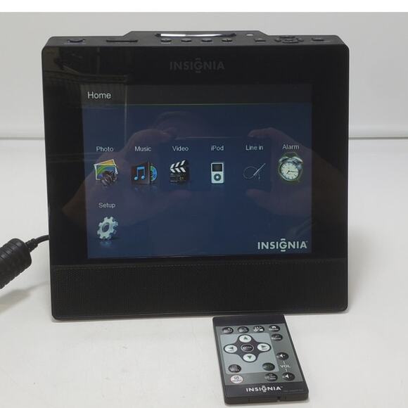 Insignia 8” Digital Picture Frame Model NS-DPF81P 800 x 600 2GB Memory W/Remote - Picture 2 of 10